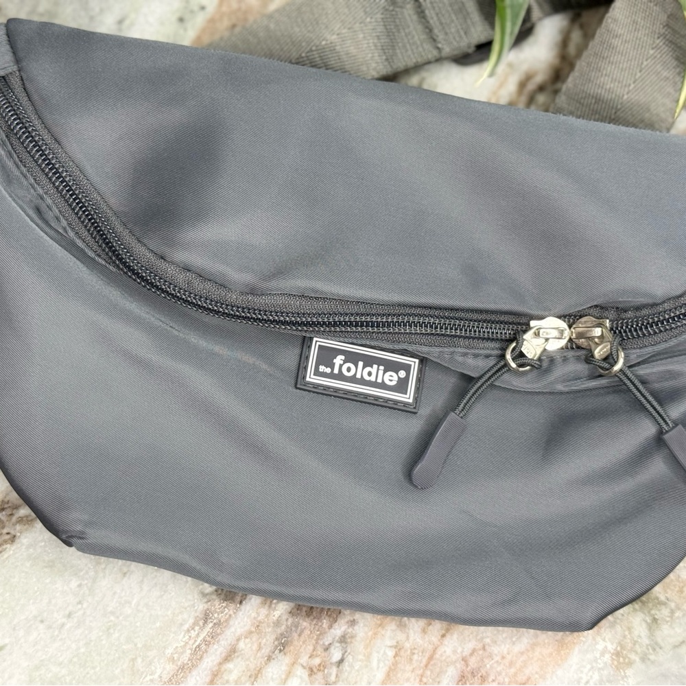 Foldie Gray Belt Bag with Modern Minimalist Design